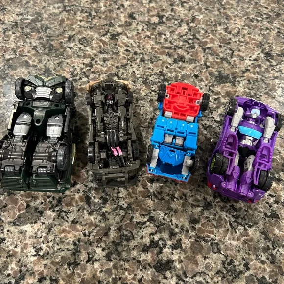Today’s deal-Transformers Action Figure Vehicles Lot of 4 – Hasbro Characters - Picture 6 of 6